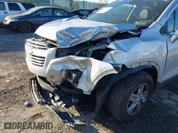 2015 Chevrolet Trax LT with VIN 3GNCJRSB6FL256031, listed as a IAAI auction lot 41995499 with 110,931 mi miles. Bid and sale history available at carsss.com. Image 6.