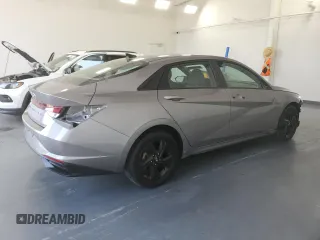 2021 Hyundai Elantra SEL z VIN KMHLM4AG4MU162793, wystawiony jako Copart lot #60473595 z przebiegiem 114 766 mil mil oraz Czysty tytuł • Clean title. Historia ofert i sprzedaży dostępna na DreamBid. Obrazek 3.