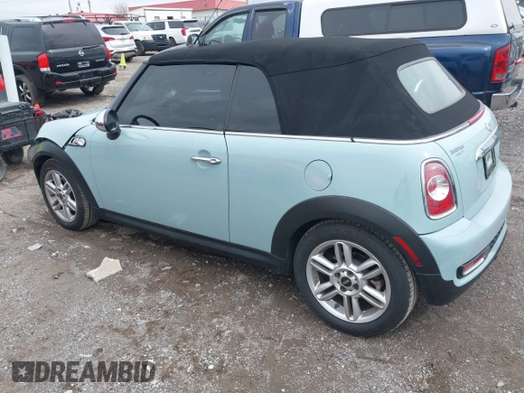 2011 MINI Convertible S с VIN WMWZP3C5XBTX84469, выставлен на аукционе IAAI как лот 41738707 с пробегом 77 464 миль миль и . История ставок и продаж доступна на DreamBid. Изображение 3.