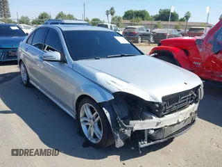 2014 Mercedes-Benz C 250 Sport с VIN WDDGF4HB5EA948430, выставлен на аукционе IAAI как лот 42709616 с пробегом 104 235 миль миль и . История ставок и продаж доступна на DreamBid. Изображение 1.