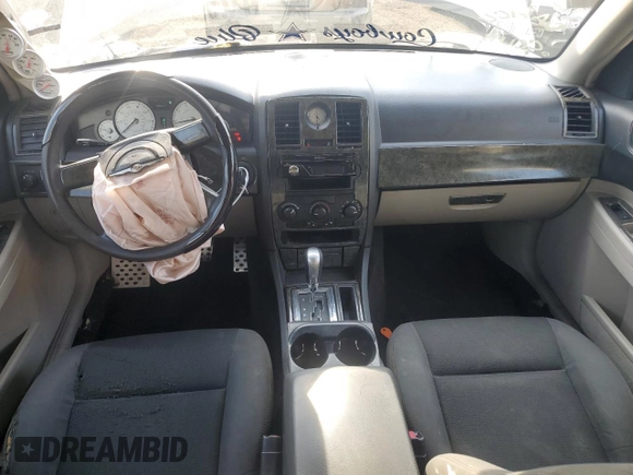 2006 Chrysler 300 with VIN 2C3LA43R86H263258, listed as a Copart auction lot 71662924 with 188,217 mi miles and Salvage Title. Bid and sale history available at carsss.com. Image 8.