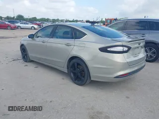2016 Ford Fusion SE with VIN 3FA6P0HD9GR110994, listed as a IAAI auction lot 42102785 with 139,365 mi miles. Bid and sale history available at carsss.com. Image 3.