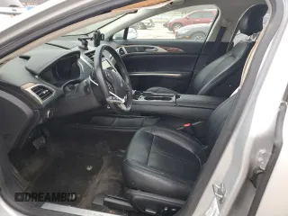 2015 Lincoln MKZ z VIN 3LN6L2G93FR624560, wystawiony jako Copart lot #43999515 z przebiegiem 125 011 mil mil oraz Czysty tytuł • Clean title. Historia ofert i sprzedaży dostępna na DreamBid. Obrazek 7.