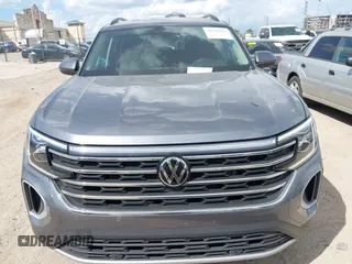 2024 Volkswagen Atlas SE z VIN 1V2HR2CA8RC563655, wystawiony jako IAAI lot #42586812 z przebiegiem 36 426 mil mil oraz . Historia ofert i sprzedaży dostępna na DreamBid. Obrazek 12.