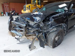 2021 Ford Police Interceptor Utility z VIN 1FM5K8AB8MGB61624, wystawiony jako IAAI lot #42162652 z przebiegiem 100 231 mil mil oraz . Historia ofert i sprzedaży dostępna na DreamBid. Obrazek 6.