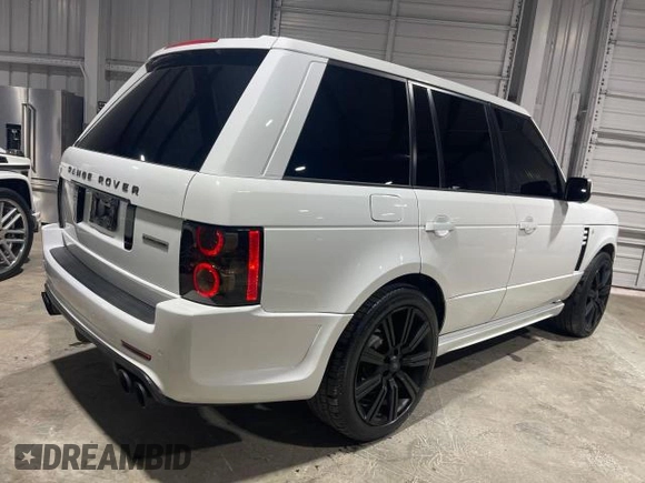 2011 Land Rover Range Rover SC z VIN SALMF1E46BA357805, wystawiony jako Copart lot #88178825 z przebiegiem 120 381 mil mil oraz Czysty tytuł • Clean title. Historia ofert i sprzedaży dostępna na DreamBid. Obrazek 4.