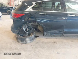 2020 Infiniti QX50 Luxe z VIN 3PCAJ5M34LF119677, wystawiony jako IAAI lot #42253186 z przebiegiem 91 362 mil mil oraz . Historia ofert i sprzedaży dostępna na DreamBid. Obrazek 6.