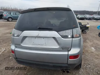 2007 Mitsubishi Outlander XLS with VIN JA4MT41X47U001032, listed as a IAAI auction lot 41185020 with 176,971 mi miles. Bid and sale history available at carsss.com. Image 16.