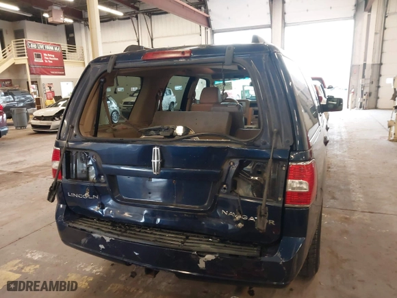 2007 Lincoln Navigator with VIN 5LMFU28597LJ00335, listed as a IAAI auction lot 41291436 with 131,938 mi miles. Bid and sale history available at carsss.com. Image 14.