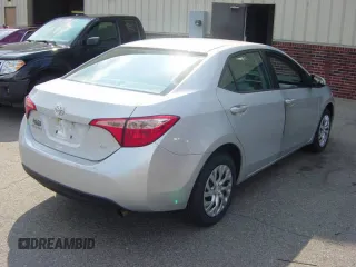 2019 Toyota Corolla L z VIN 2T1BURHE4KC169XXX, wystawiony jako Copart lot #60132545 z przebiegiem 49 500 mil mil oraz Czysty tytuł • Clean title. Historia ofert i sprzedaży dostępna na DreamBid. Obrazek 4.