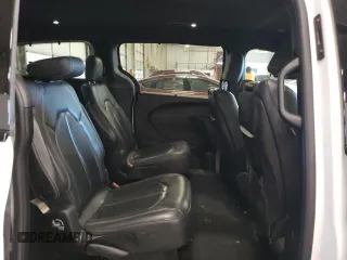 2020 Chrysler Pacifica Launch Edition z VIN 2C4RC3BG7LR263686, wystawiony jako Copart lot #43250555 z przebiegiem 84 807 mil mil oraz Szkody całkowita. Historia ofert i sprzedaży dostępna na DreamBid. Obrazek 11.