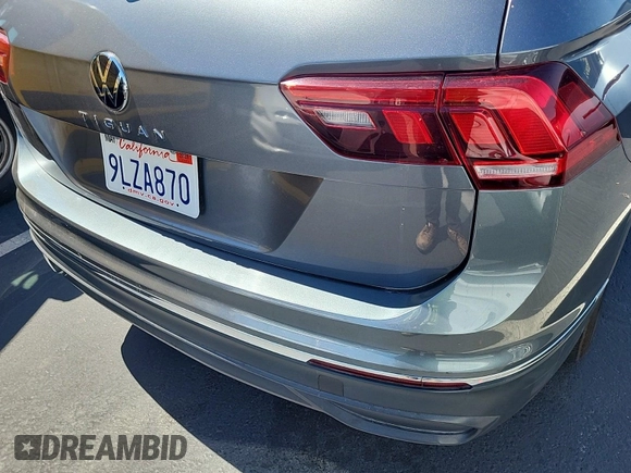 2024 Volkswagen Tiguan SE z VIN 3VV3B7AX7RM106937, wystawiony jako IAAI lot #42845192 z przebiegiem 32 134 mil mil oraz . Historia ofert i sprzedaży dostępna na DreamBid. Obrazek 44.