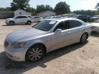 2007 Lexus LS 460 with VIN JTHBL46F575038824, listed as a IAAI auction lot 42167482 with 231,934 mi miles. Bid and sale history available at carsss.com. Image 2.