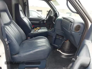 1998 Chevrolet Astro Cargo Van with VIN 1GCDM19WXWB155185, listed as a IAAI auction lot 41670032 with 127,514 mi miles. Bid and sale history available at carsss.com. Image 5.