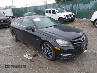 2014 Mercedes-Benz C 250 с VIN WDDGJ4HB0EG289247, выставлен на аукционе IAAI как лот 42365526 с пробегом 75 420 миль миль и . История ставок и продаж доступна на DreamBid. Изображение 1.
