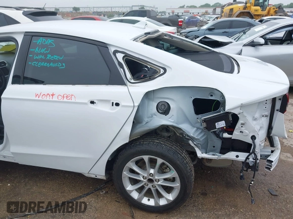 2020 Ford Fusion SE with VIN 3FA6P0LU2LR266943, listed as a IAAI auction lot 42160987 with 61,435 mi miles and . Bid and sale history available at DreamBid. Image 6.