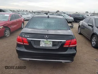 2014 Mercedes-Benz E 350 Sport z VIN WDDHF5KB2EA978715, wystawiony jako IAAI lot #41698539 z przebiegiem 181 285 mil mil oraz . Historia ofert i sprzedaży dostępna na DreamBid. Obrazek 17.