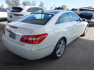 2013 Mercedes-Benz E 350 with VIN WDDKJ5KB1DF197335, listed as a IAAI auction lot 42272831 with 58,092 mi miles and . Bid and sale history available at DreamBid. Image 4.