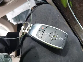 2021 Mercedes-Benz GLC 300 z VIN W1N0G8DB7MF987844, wystawiony jako IAAI lot #42460202 z przebiegiem 39 784 mil mil oraz . Historia ofert i sprzedaży dostępna na DreamBid. Obrazek 11.