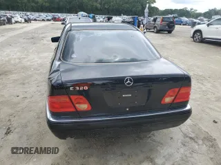 1999 Mercedes-Benz E 320 z VIN WDBJF65H4XA857249, wystawiony jako Copart lot #59337225 z przebiegiem 149 953 mil mil oraz Szkoda całkowita • Salvage title. Historia ofert i sprzedaży dostępna na DreamBid. Obrazek 6.