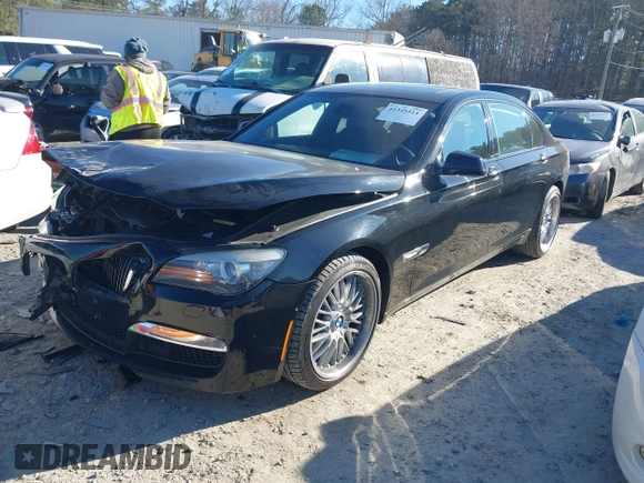 2010 BMW 7 Series 750Li z VIN WBAKB8C57ACY63545, wystawiony jako IAAI lot #41345511 z przebiegiem 110 189 mil mil oraz . Historia ofert i sprzedaży dostępna na DreamBid. Obrazek 17.