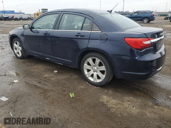 2014 Chrysler 200 Touring z VIN 1C3CCBBB1EN118975, wystawiony jako Copart lot #87133664 z przebiegiem 140 265 mil mil oraz Tytuł czysty. Historia ofert i sprzedaży dostępna na DreamBid. Obrazek 2.