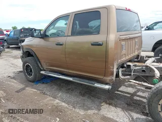 2012 Ram 2500 ST z VIN 3C6UD5CLXCG272362, wystawiony jako IAAI lot #42216175 z przebiegiem 217 984 mil mil oraz . Historia ofert i sprzedaży dostępna na DreamBid. Obrazek 14.