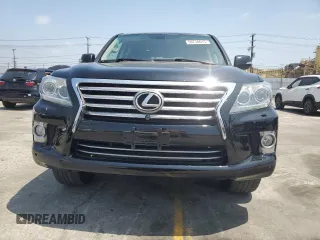 2013 Lexus LX 570 z VIN JTJHY7AX9D4101971, wystawiony jako Copart lot #59770615 z przebiegiem 102 116 mil mil oraz Szkody całkowita. Historia ofert i sprzedaży dostępna na DreamBid. Obrazek 5.