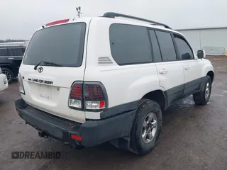 2002 Toyota Land Cruiser with VIN JTEHT05J822023282, listed as a IAAI auction lot 41474924 with 261,331 mi miles. Bid and sale history available at carsss.com. Image 4.