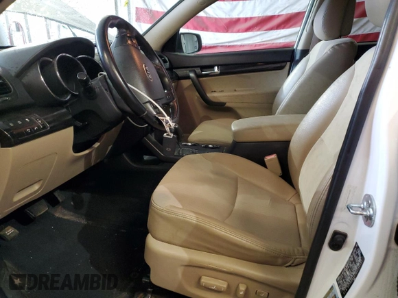 2011 Kia Sorento EX z VIN 5XYKU4A27BG136191, wystawiony jako Copart lot #52979995 z przebiegiem 209 280 mil mil oraz Szkoda całkowita • Salvage title. Historia ofert i sprzedaży dostępna na DreamBid. Obrazek 7.