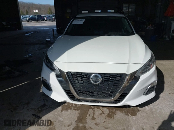 2020 Nissan Altima 2.5 SR with VIN 1N4BL4CV6LC230925, listed as a IAAI auction lot 41846113 with 130,447 mi miles. Bid and sale history available at carsss.com. Image 12.