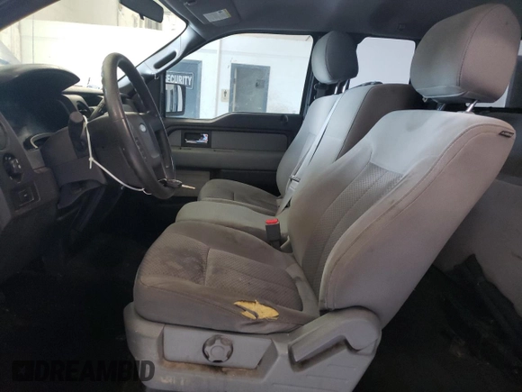 2013 Ford F-150 XL z VIN 1FTFX1EF4DKD52145, wystawiony jako Copart lot #58738525 z przebiegiem 209 330 mil mil oraz Czysty tytuł • Clean title. Historia ofert i sprzedaży dostępna na DreamBid. Obrazek 7.