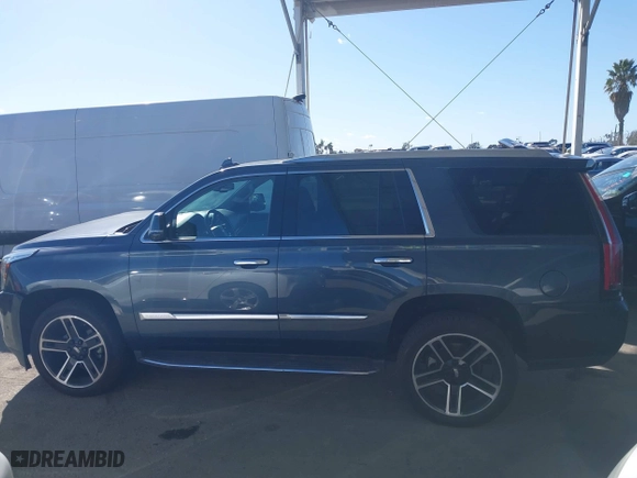 2019 Cadillac Escalade with VIN 1GYS3AKJ8KR255600, listed as a IAAI auction lot 41712803 with 40,507 mi miles. Bid and sale history available at carsss.com. Image 14.