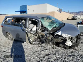2018 Toyota Sienna L with VIN 5TDZZ3DC1JS956802, listed as a Copart auction lot 42245995 with 53,383 mi miles and Salvage Title. Bid and sale history available at DreamBid. Image 4.
