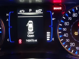 2017 Chrysler 200 Touring with VIN 1C3CCCFB5HN503380, listed as a IAAI auction lot 41300608 with 142,473 mi miles. Bid and sale history available at carsss.com. Image 15.
