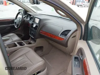 2012 Chrysler Town & Country Touring-L with VIN 2C4RC1CG3CR368471, listed as a IAAI auction lot 42045154 with 212,696 mi miles. Bid and sale history available at carsss.com. Image 5.