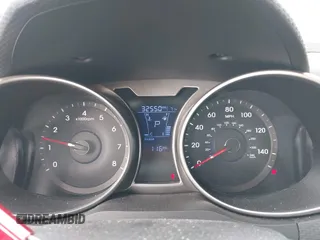 2017 Hyundai Veloster Value Edition with VIN KMHTC6AD9HU317347, listed as a IAAI auction lot 41800746 with 32,550 mi miles. Bid and sale history available at carsss.com. Image 7.