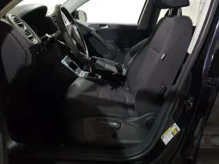 2010 Volkswagen Tiguan with VIN WVGCV7AX2AW504241, listed as a Copart auction lot 44610505 with 234,251 mi miles and Clean Title. Bid and sale history available at DreamBid. Image 7.