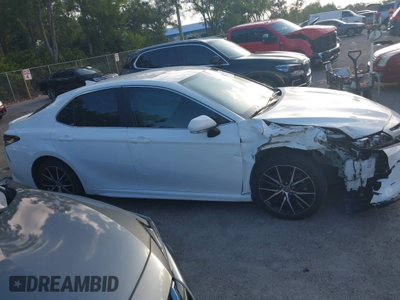 2022 Toyota Camry SE with VIN 4T1G11AK7NU039746, listed as a IAAI auction lot 41901908 with 18,839 mi miles and . Bid and sale history available at DreamBid. Image 13.