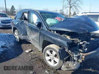 2013 Jeep Compass Latitude with VIN 1C4NJDEB6DD207706, listed as a IAAI auction lot 41541618 with 0 mi miles. Bid and sale history available at carsss.com. Image 1.
