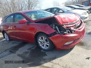 2013 Hyundai Sonata GLS z VIN 5NPEB4AC5DH676923, wystawiony jako IAAI lot #41805315 z przebiegiem 178 563 mil mil oraz . Historia ofert i sprzedaży dostępna na DreamBid. Obrazek 1.