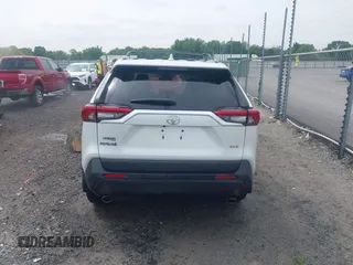 2024 Toyota RAV4 XLE Premium z VIN 2T3C1RFV3RW311870, wystawiony jako IAAI lot #42066945 z przebiegiem 16 237 mil mil oraz . Historia ofert i sprzedaży dostępna na DreamBid. Obrazek 16.