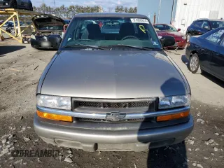 2001 Chevrolet S-10 LS with VIN 1GCCS19571K141956, listed as a Copart auction lot 87008824 with 110,035 mi miles and Clean Title. Bid and sale history available at DreamBid. Image 5.