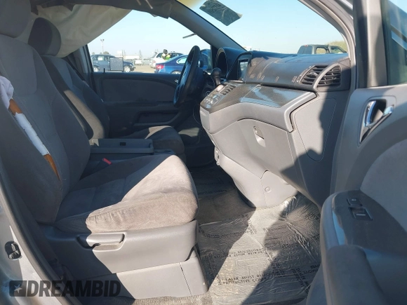 2006 Honda Odyssey EX with VIN 5FNRL38436B001144, listed as a IAAI auction lot 41372589 with 255,666 mi miles. Bid and sale history available at carsss.com. Image 5.