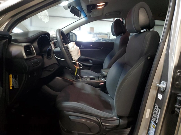 2016 Kia Sorento LX with VIN 5XYPG4A59GG070161, listed as a Copart auction lot 45686555 with 117,442 mi miles and Salvage Title. Bid and sale history available at carsss.com. Image 7.