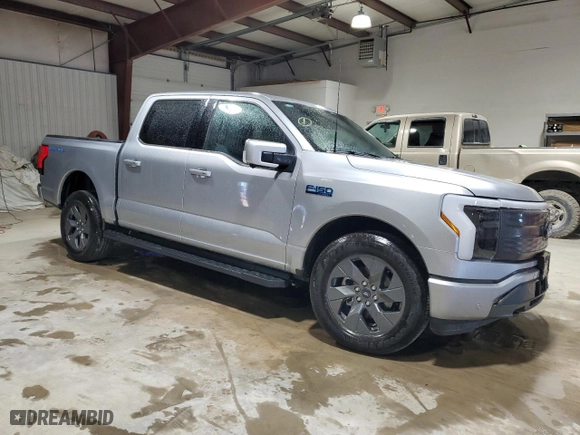 2024 Ford F-150 Lightning LARIAT with VIN 1FT6W5L74RWG04451, listed as a Copart auction lot 86058664 with 2,232 mi miles and Salvage Title. Bid and sale history available at carsss.com. Image 4.