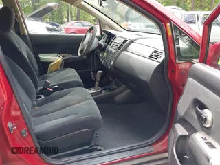 2010 Nissan Versa S с VIN 3N1BC1AP3AL458043, выставлен на аукционе IAAI как лот 42325382 с пробегом 224 639 миль миль и . История ставок и продаж доступна на DreamBid. Изображение 5.