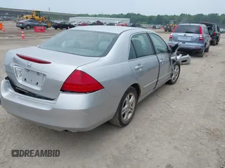 2007 Honda Accord LX SE z VIN 1HGCM56347A060806, wystawiony jako IAAI lot #42701618 z przebiegiem 140 573 mil mil oraz . Historia ofert i sprzedaży dostępna na DreamBid. Obrazek 4.