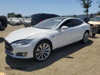 2013 Tesla Model S with VIN 5YJSA1AG9DFP13722, listed as a Copart auction lot 55988075 with 155,575 mi miles and Salvage Title. Bid and sale history available at DreamBid. Image 1.