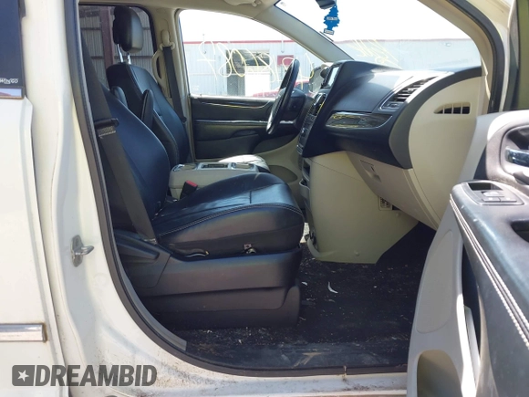 2013 Chrysler Town & Country Touring with VIN 2C4RC1BG0DR585138, listed as a IAAI auction lot 42186087 with 205,152 mi miles and . Bid and sale history available at DreamBid. Image 5.